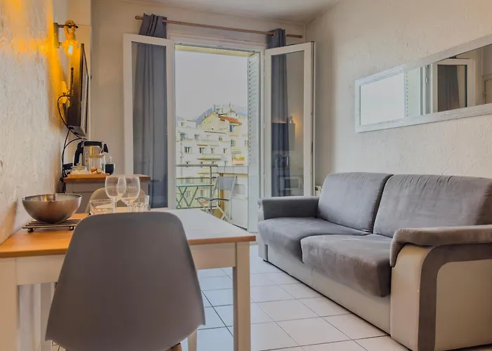 Le 89 Mallifaud - Caserne De Bonne