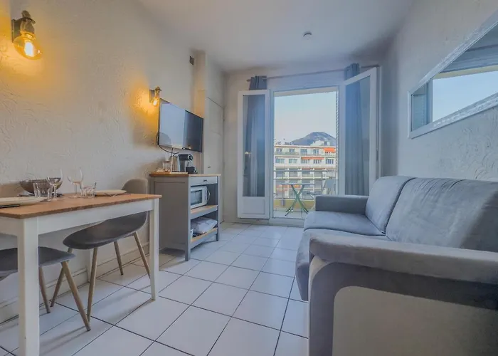 Le 89 Mallifaud - Caserne De Bonne